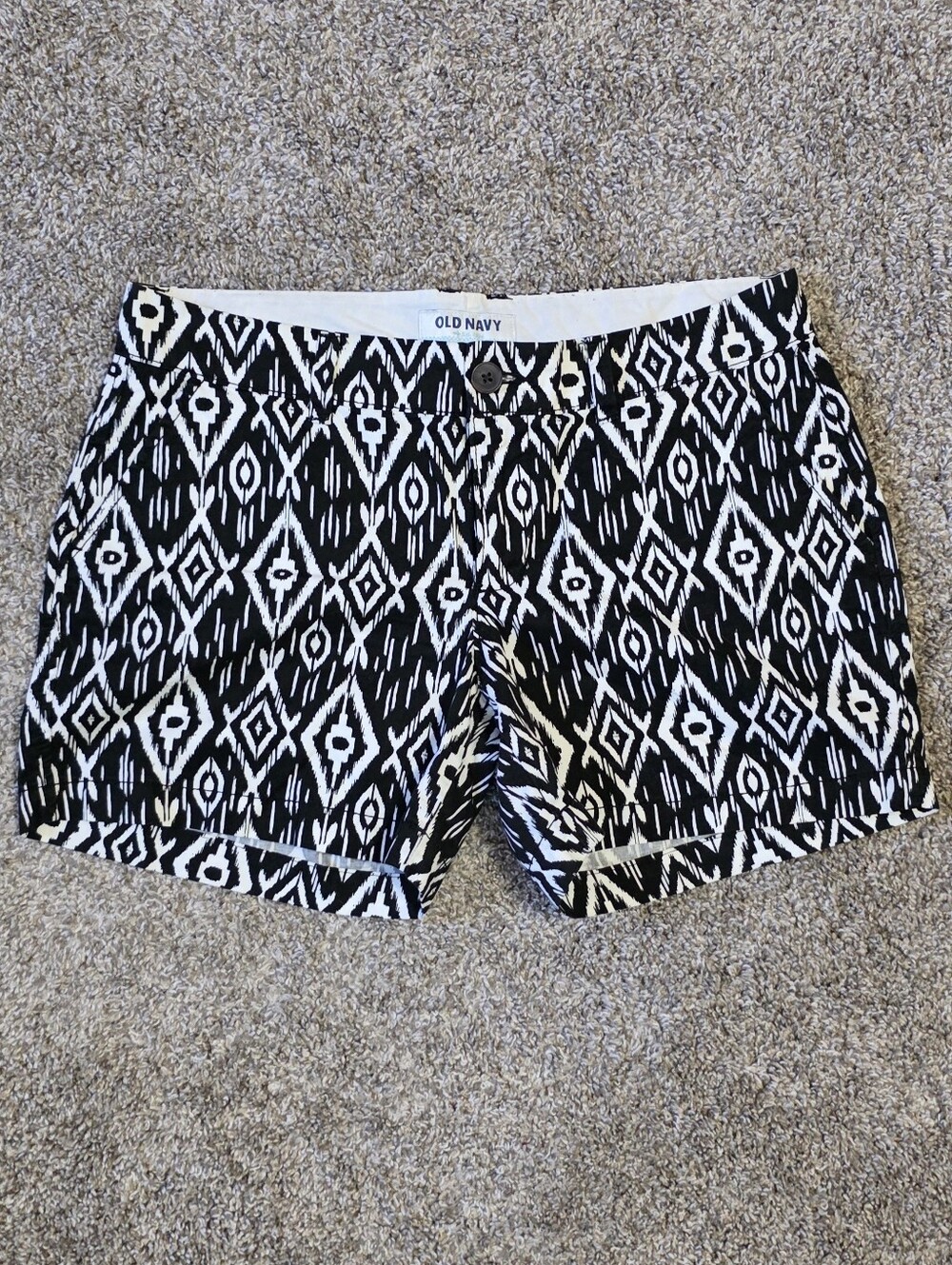 Old Navy Black & White Geometric Print Shorts